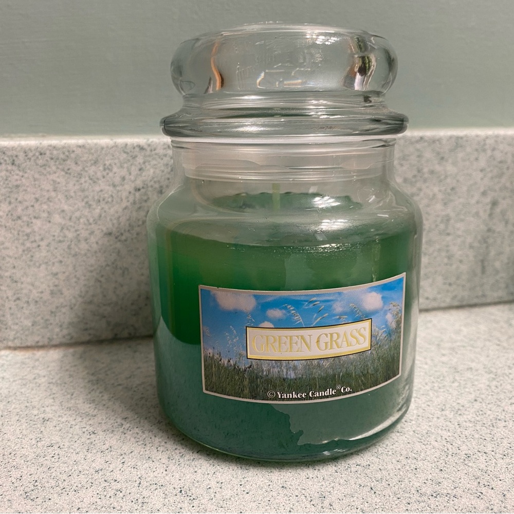 NEW Yankee Candle Green Grass Medium 14.5 Oz Jar Candle